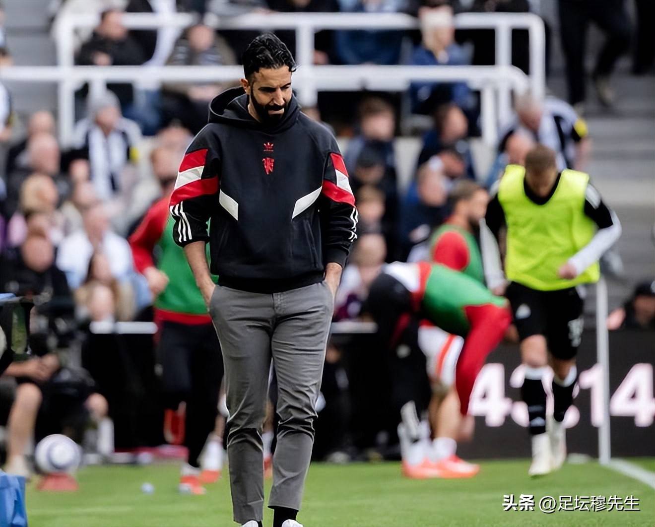 曼联对决热刺，悬念丛生谁能笑到最后的简单介绍