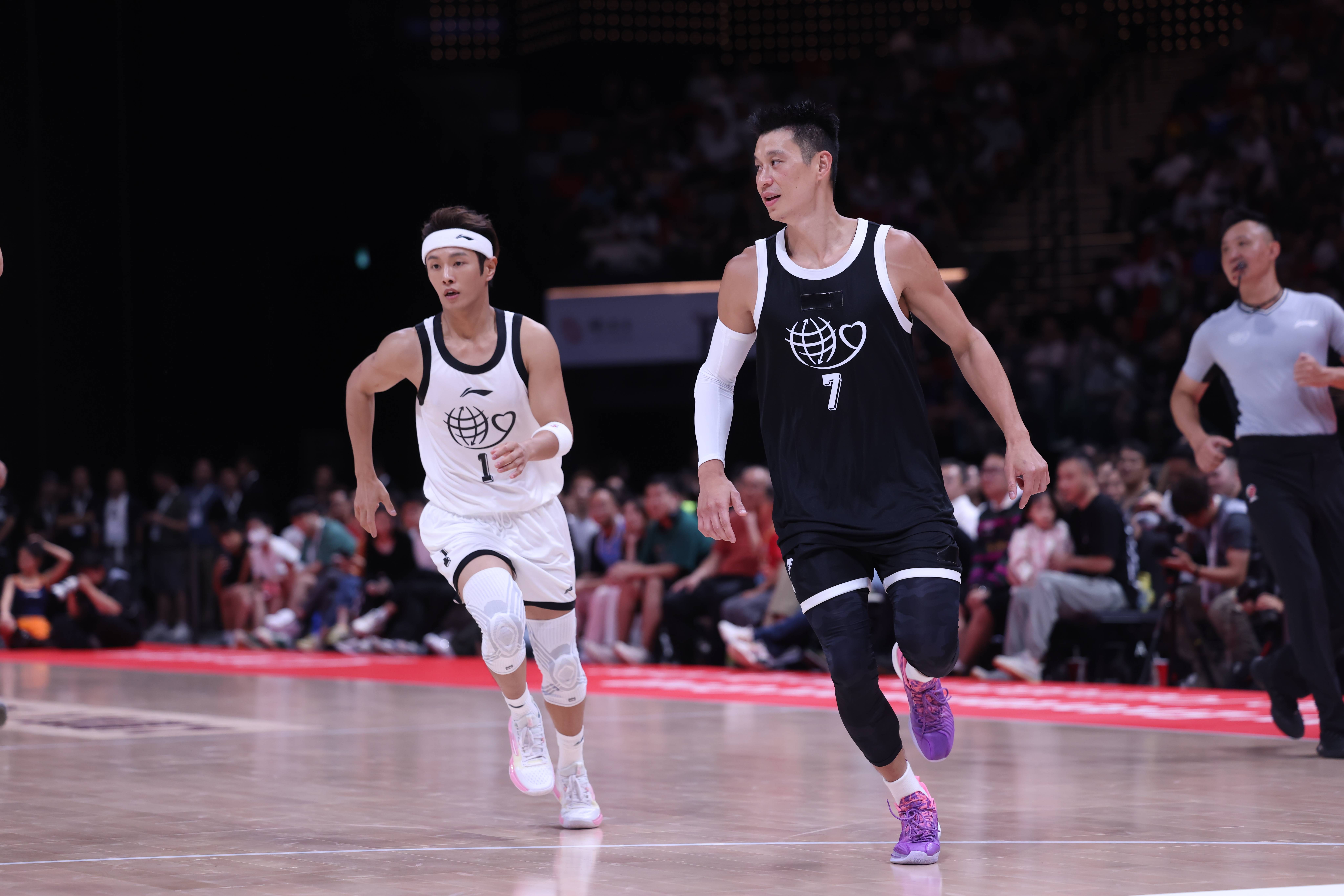 美国篮球明星参加中国慈善活动 美国篮球明星参加中国慈善活动