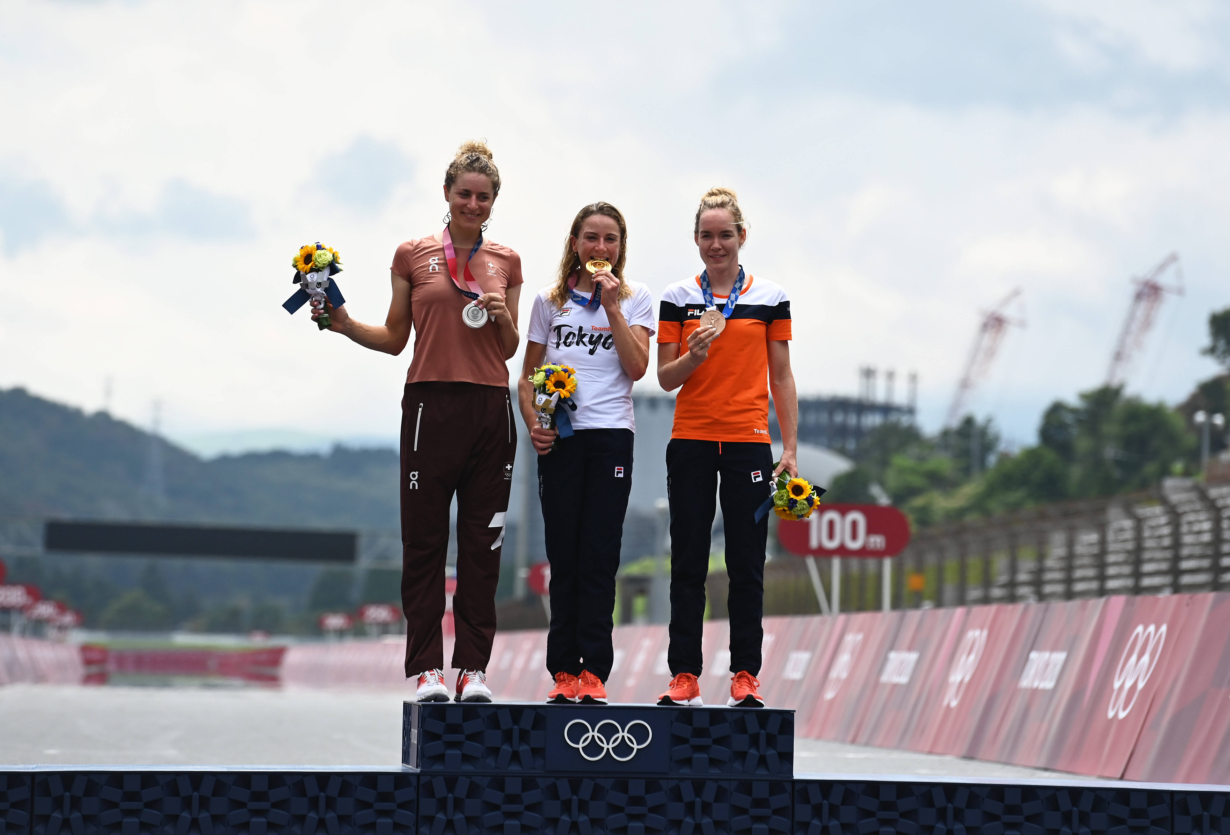 关于自行车男子决赛:荷兰选手勇夺金牌的信息 关于自行车男子决赛:荷兰选手勇夺金牌的信息