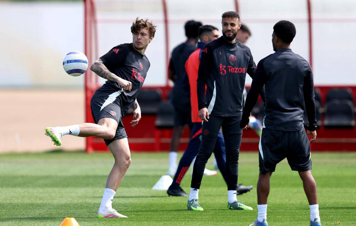 曼联客场不敌诺维奇,遭遇近期第二败 曼联客场不敌诺维奇,遭遇近期第二败