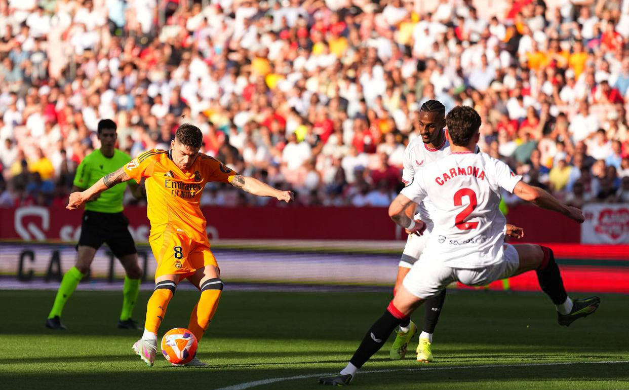 一队球员连续两场比赛进球,助球队取胜 一队球员连续两场比赛进球,助球队取胜