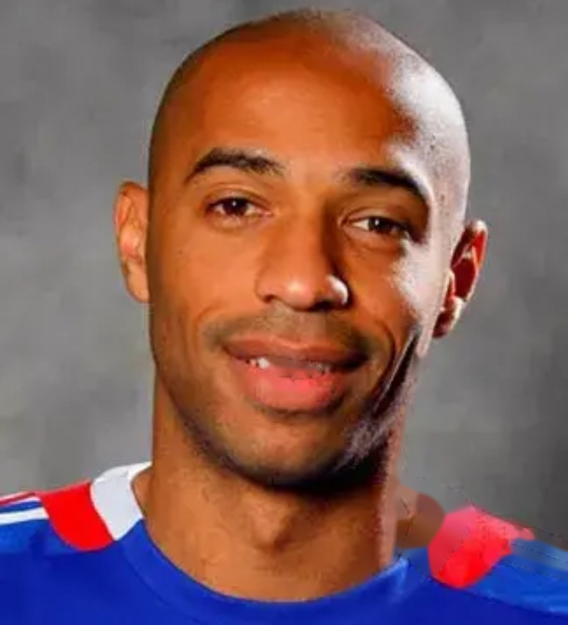 里昂队前锋表现抢眼,法国足坛掀起新一轮争议的简单介绍 里昂队前锋表现抢眼,法国足坛掀起新一轮争议的简单介绍