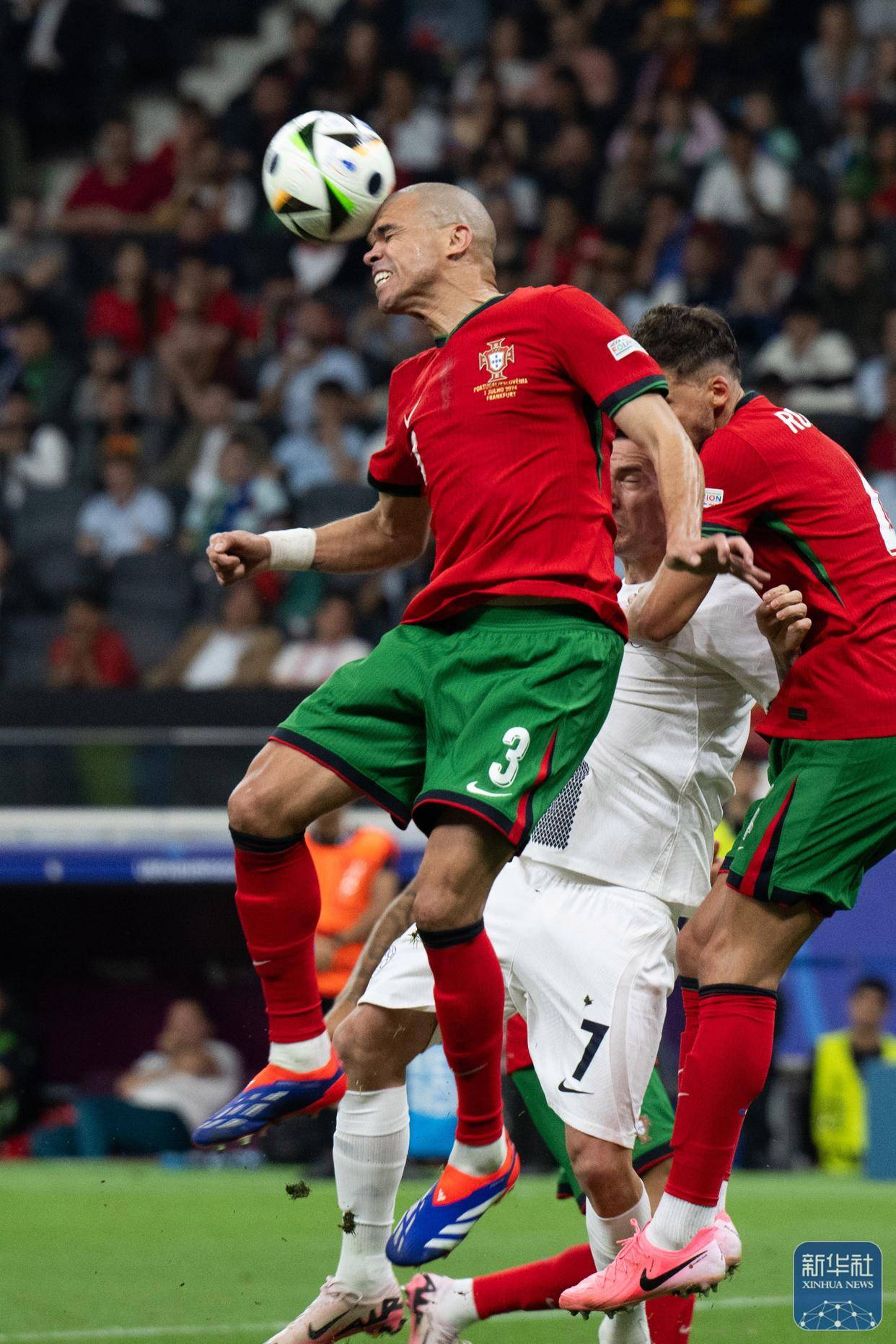 克罗地亚队小胜斯洛文尼亚,成功晋级欧锦赛 克罗地亚队小胜斯洛文尼亚,成功晋级欧锦赛