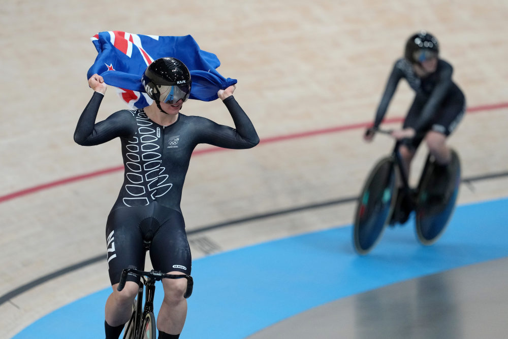 荷兰选手勇夺自行车赛金牌,速度惊人 荷兰选手勇夺自行车赛金牌,速度惊人