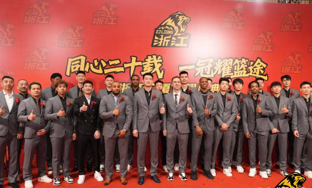 四川男篮新秀崛起,有望成为核心 四川男篮新秀崛起,有望成为核心