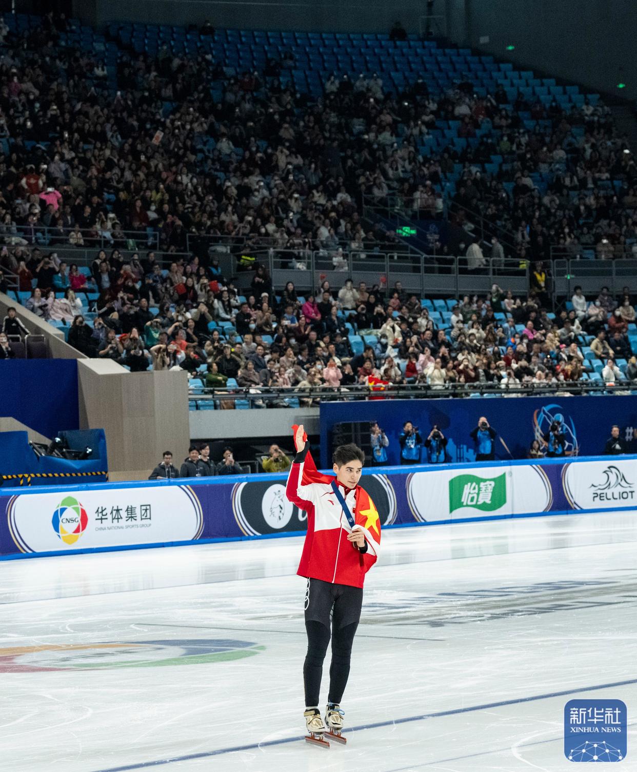 奥地利滑雪选手速度过人斩获奖牌