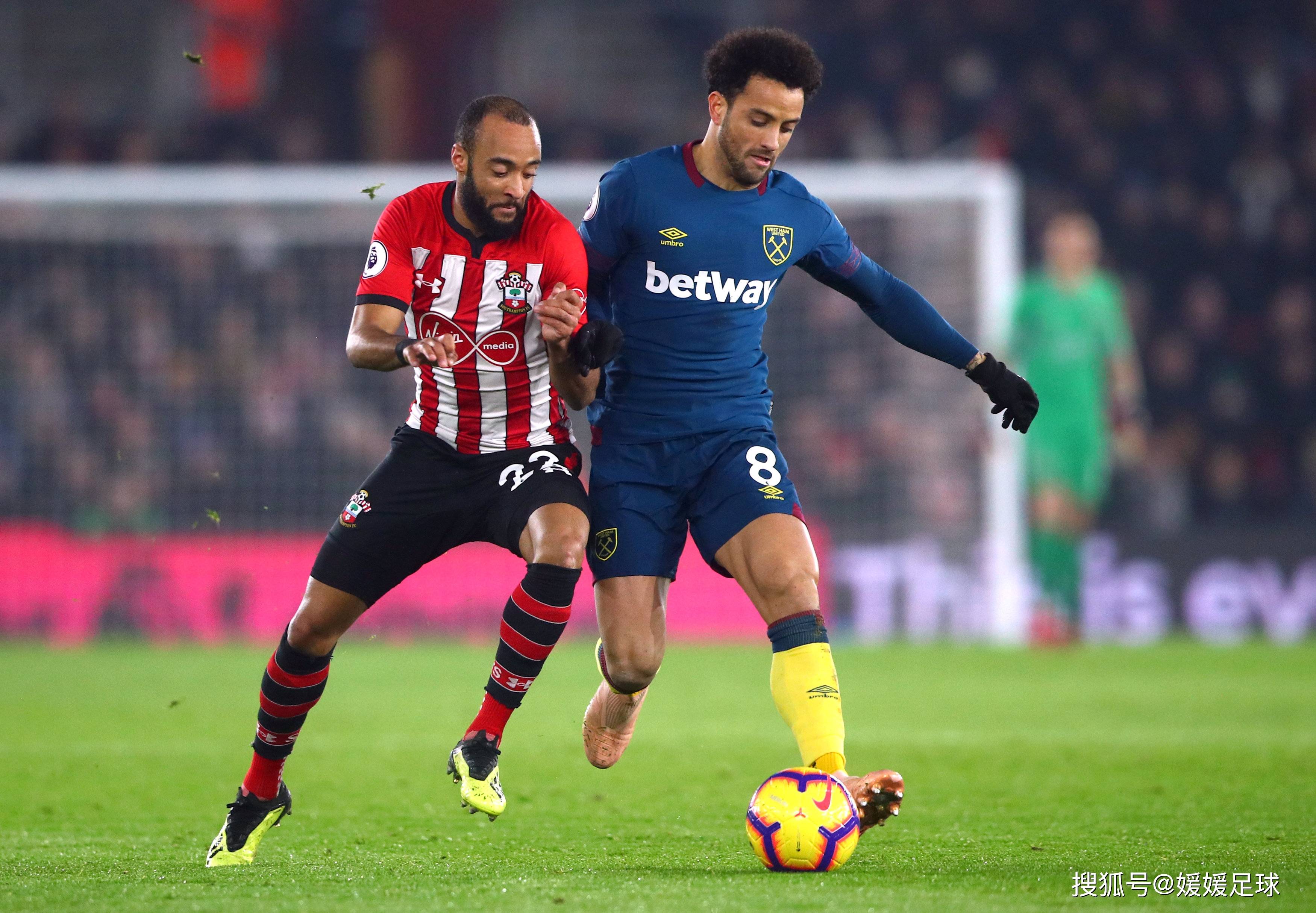 实时足球比赛直播报道,神奇一幕连连发生 实时足球比赛直播报道,神奇一幕连连发生