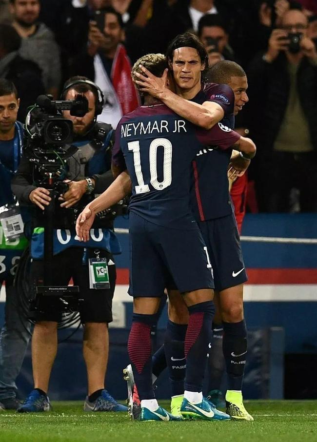 意大利豪门遭遇惨败，危机重重