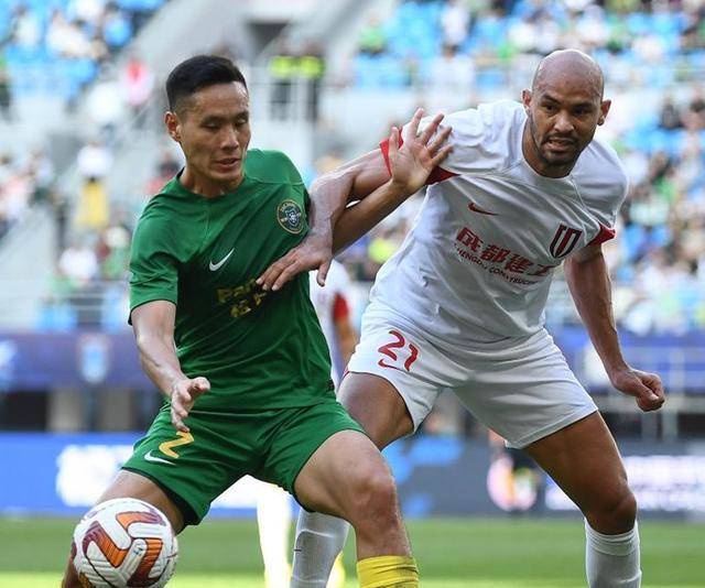 内部矛盾，球队团结面对挑战