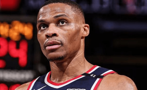 毛细亚击败马刺,取得两连胜 毛细亚击败马刺,取得两连胜